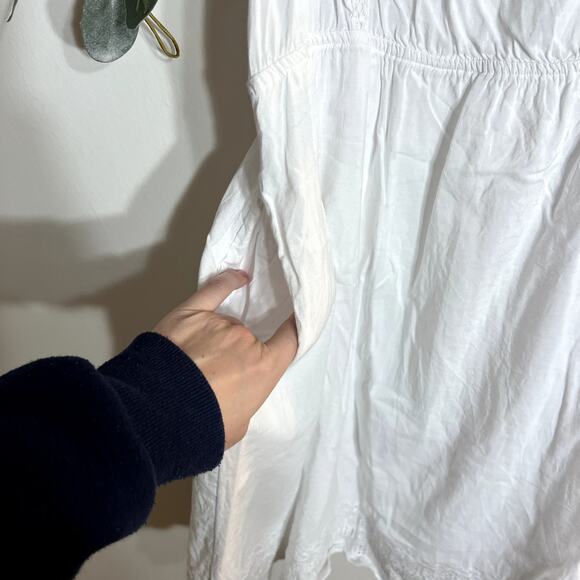 Old Navy White Flutter Sleeve Dress - Picture 4 of 6